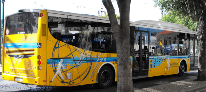 Volvo B7R LE Camo Camus 154 da CarrisTUR no Rossio, 1 de A…