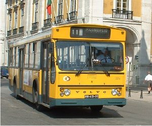 Volvo B7R LE Camo Camus 154 da CarrisTUR no Rossio, 1 de A…