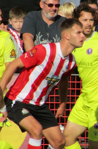 Cooper joins Quakers on loan – Altrincham FC